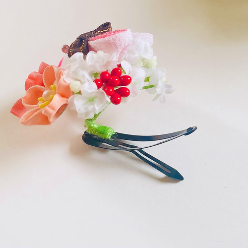 つまみ細工 子どもが喜ぶ髪飾り ♥うさぎと桜♥ ぱっちんどめ