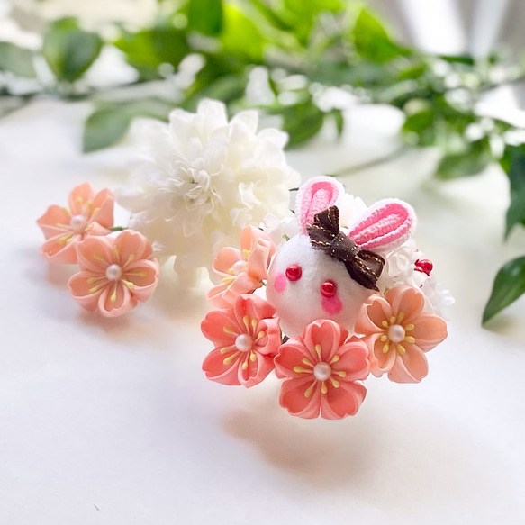 つまみ細工　子どもが喜ぶ髪飾り　♥うさぎと桜♥　ぱっちんどめ　ひなまつり　七五三　入園式 2枚目の画像