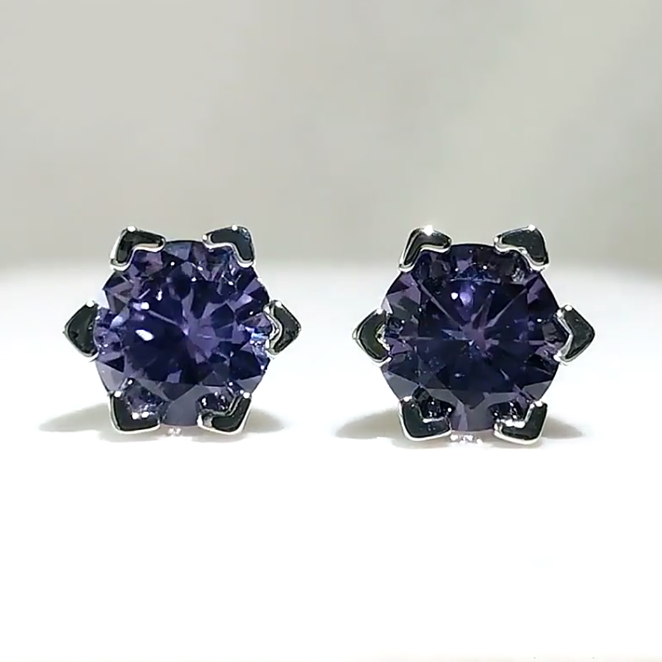 アレキサンドライト ピアス(両耳用) カラーチェンジ アレキサンドライトシルバーピアス 人気デザイン 6,090円