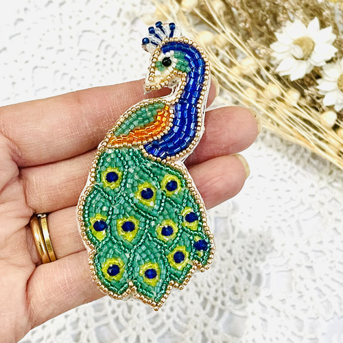 水琴様のオーダー品です　ビーズ刺繍ブローチ4点　ハンドメイド ビーズ刺繍のブローチ☆ハナミズキ | iichi 日々の暮らしを