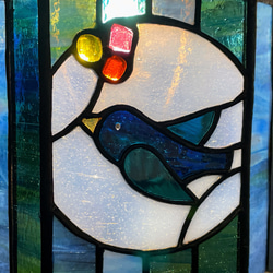 青い小鳥と花のランプ（ステンドグラスのテーブルランプ） 2枚目の画像