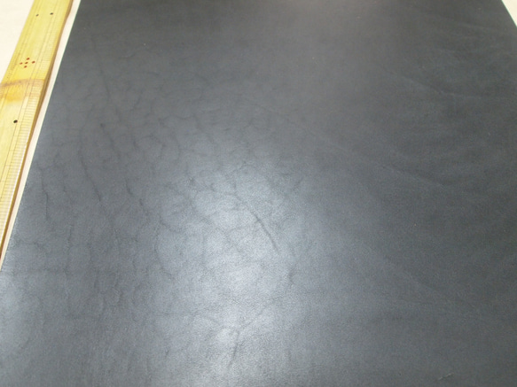 姫路レザー　30cm幅×60cm（18ds程度）　1.0mm　シアロ　黒　ma231016　皮革　レザー　革 3枚目の画像