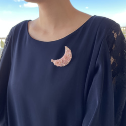 桜moonビーズ刺繍ブローチ⭐︎母の日にも 5枚目の画像