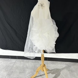 上衣 透明紗荷葉邊荷葉袖子設計婚紗 第3張的照片