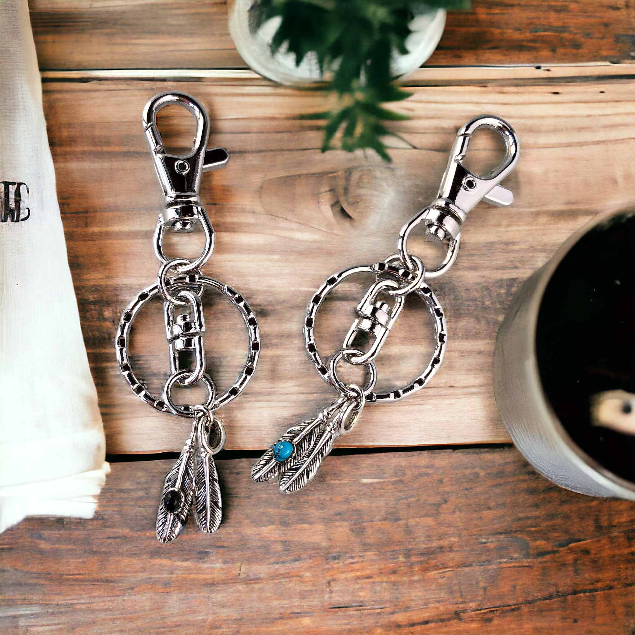 ダブルフェザーで差がつくキーホルダー