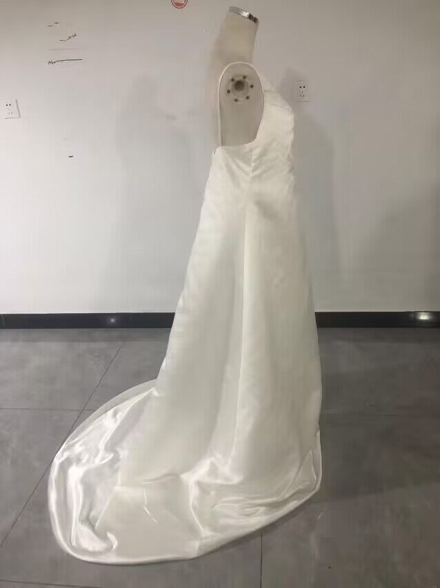 高品質！キャミソール ホワイト Vネック 背中見せ トレーン 演奏会/音楽会