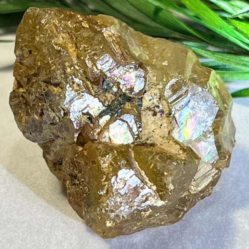 ゴツゴツ原石　ルチル入り　水晶　天然石　レインボー ゴツゴツ原石 ルチル入り 水晶 天然石 レインボー