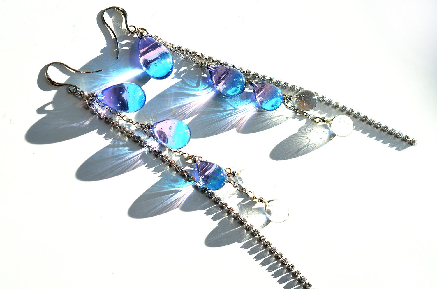 ピンクブルー＊シャンデリアピアス（イヤリング）＊シルバーカラー