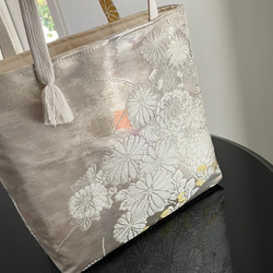 帯リメイクバッグ　菊と秋の風情　トートバッグ　Mサイズ　和装バッグ 8枚目の画像