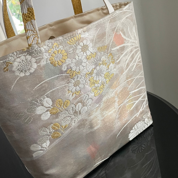 帯リメイクバッグ　菊と秋の風情　トートバッグ　Mサイズ　和装バッグ 9枚目の画像