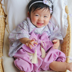 つまみ細工の髪飾り　ブーケ　かすみ草　ベビーヘアバンド　ひなまつり　お食い初め　100日祝い 10枚目の画像