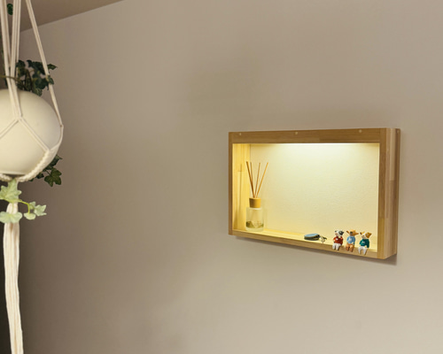 木目を活かしたニッチ風飾り棚 / 人感センサー照明 /オーダー可