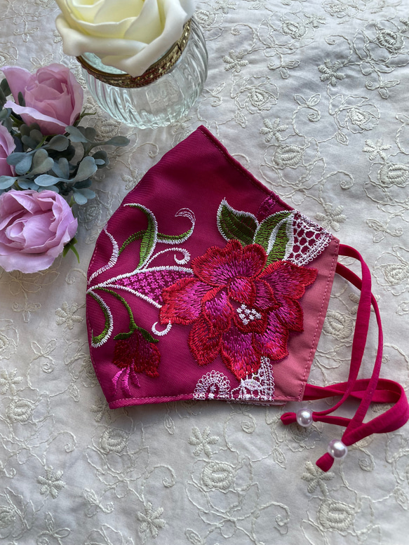 《刺繍レースマスク》華やかレッドピンク ゴム調節可能  抗菌加工 5枚目の画像