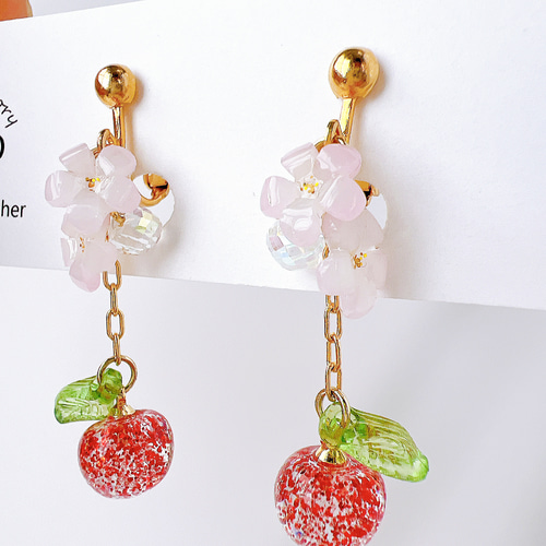 りんご イヤリング レジン ピアス 個性的 透明感 赤 小さい イヤリング