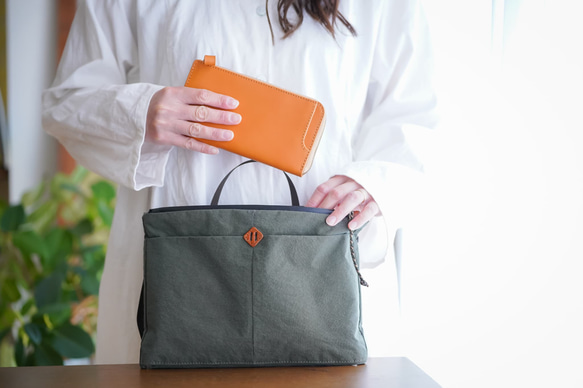 パッと小銭が出せる「小さな長財布」 coinde.motto ネイビー 小さな長財布