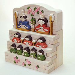 ひな人形三段飾り（五人囃子）　ヒノキ材 3枚目の画像