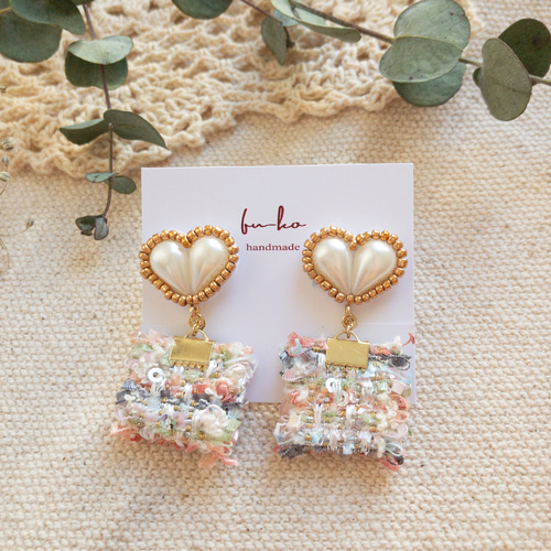 ビーズ刺繍♡2つ合わせてハート＊°。春色ツイードリボンタッセルの 