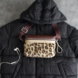 秋色カフェオレブラウン ヒョウ柄ファー×エコレザー　クロスボディバッグ ミニショルダーバッグ 斜め掛けポシェット 7枚目の画像