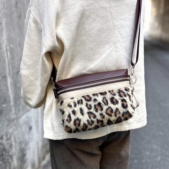 秋色カフェオレブラウン ヒョウ柄ファー×エコレザー　クロスボディバッグ ミニショルダーバッグ 斜め掛けポシェット 5枚目の画像