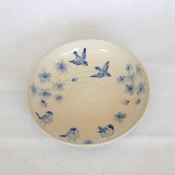 小鳥のお皿「桜に雀」 2枚目の画像