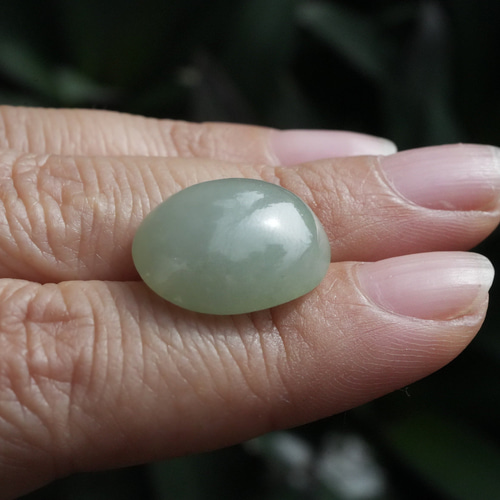 健康に良いミャンマーの美しい翡翠です。 健康に良いミャンマーの美しい翡翠です。Burmese Amber Jade