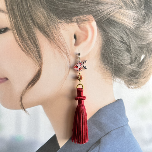 金魚の祝福 大ぶりタッセル 片耳耳飾り(ピアス・イヤリング) ピアス