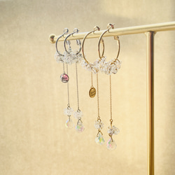 ２色：華やかビーズのシャンデリアフープピアス　～ swing beaded hoop earrings 7枚目の画像