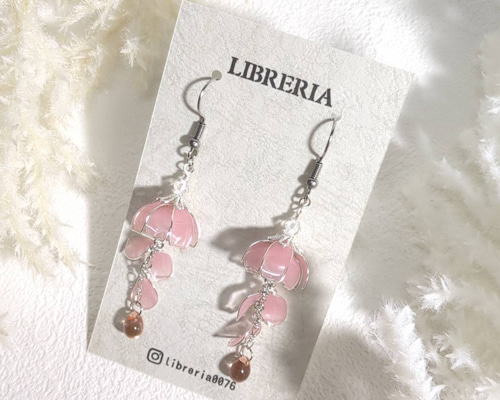 ディップアート＊花くらげ＊秋桜クラゲのピアス（イヤリング） N614