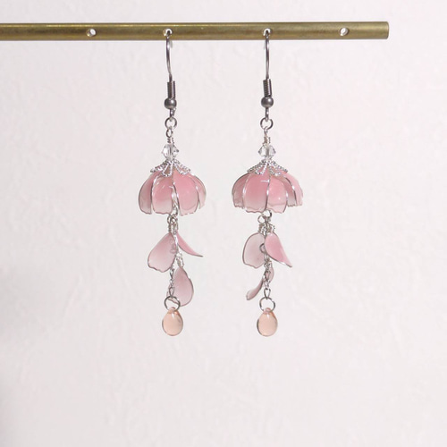 ディップアート＊花くらげ＊秋桜クラゲのピアス（イヤリング