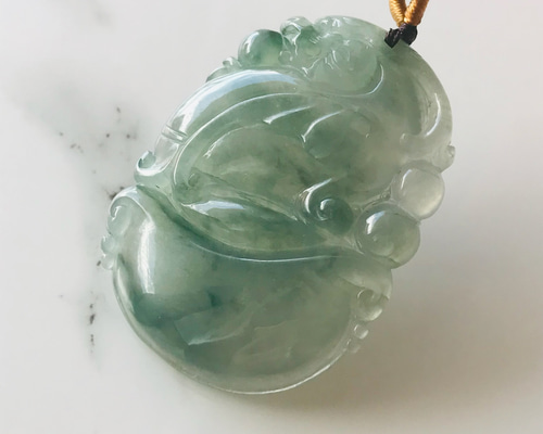 P00-001] ジェイド JADE ヒスイ 本翡翠 ペンダント 彫刻 天然石 一点物