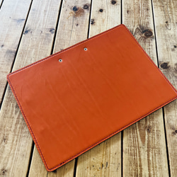 即発送　ハンドメイド　レザーバインダー　横型　オレンジ　A4 イタリアンレザー　栃木レザー　革　バインダー　手縫い 3枚目の画像