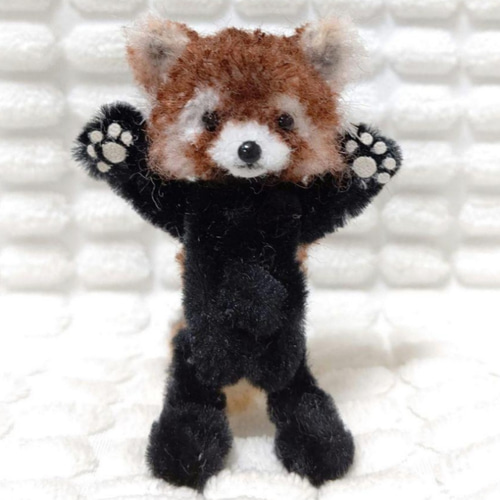モールアート 威嚇ポーズのレッサーパンダ ぬいぐるみ sayuu