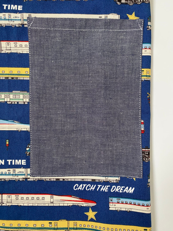 電車柄☆100〜110こどもエプロン、三角巾、巾着3点セット 4枚目の画像