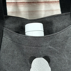 【送料無料】パンダの背中刺繍 たっぷりポケット付き キャンバス Zip式 トートバッグ＜ブラック＞ 6枚目の画像