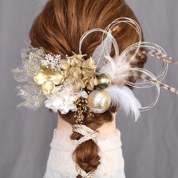 羽根　ホワイトゴールド　ドライフラワー　ヘッドドレス　髪飾り　成人式　ウェディング　水引　ホワイト　卒業式　黒 1枚目の画像