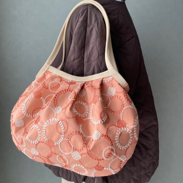 GGロゴ ビーズ刺繍 グラニーバッグ コロンと可愛いショルダーグラニーバッグ ボタニカルサークル刺繍