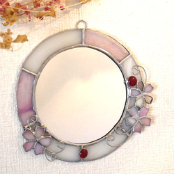 ✴︎:.｡.:桜シリーズ　桜の丸形壁掛け鏡♪　ステンドグラス　春色 5枚目の画像