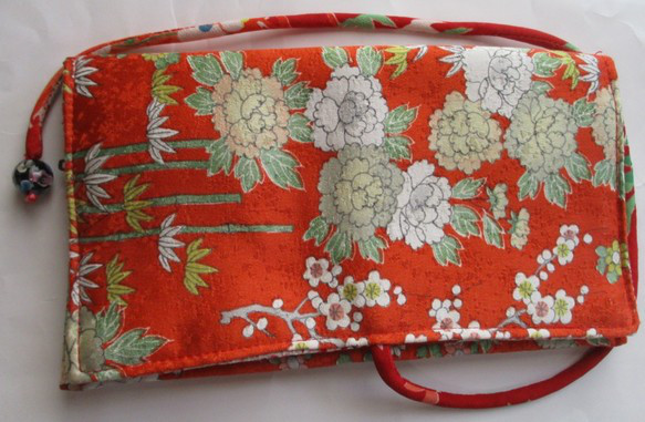 ７５５１　花柄の着物で作った和風財布・ポーチ＃送料無料 3枚目の画像