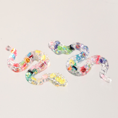 ネイルパーツ 蛇 17mm カラフル 100個 ヘビ プラ製 デコ レジン