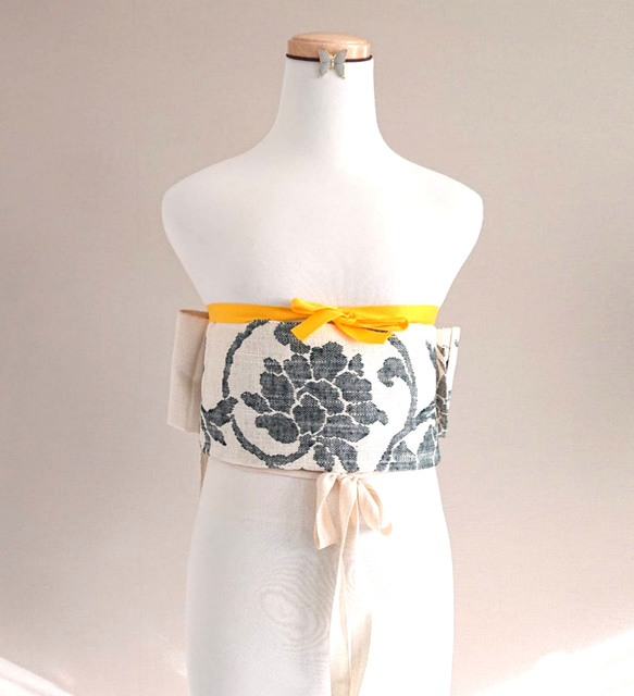 モノトーンの唐草模様 作り帯 銀座スタイル ～100cm 手織り真綿紬 7枚目の画像