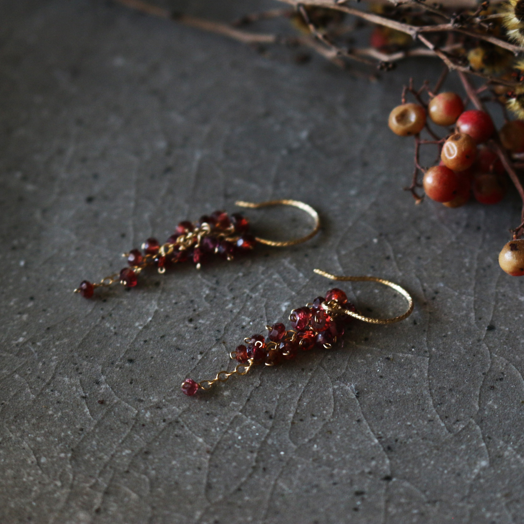 房房ガーネット・ピアス