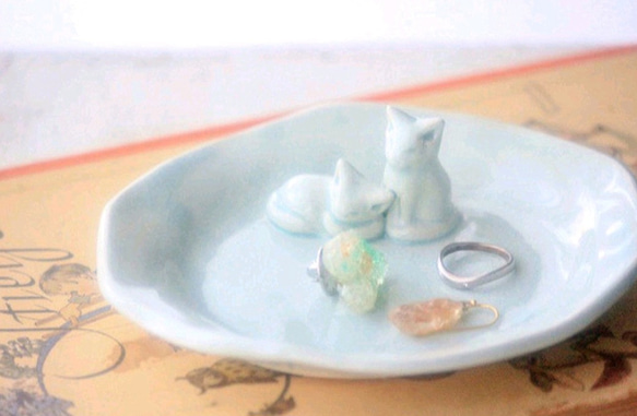 jewelrydish(ねこちゃんたち)　黄緑に近い水色 7枚目の画像