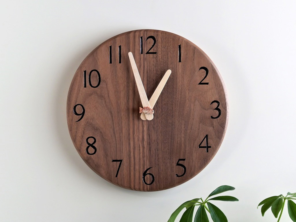 ｲﾜﾅ 直径24cm 掛け時計 ｳｫｰﾙﾅｯﾄ【2406】