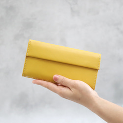最小長錢包 [黃色] 完美尺寸的鈔票 採用防刮防水純素皮革製成（訂製） 第1張的照片