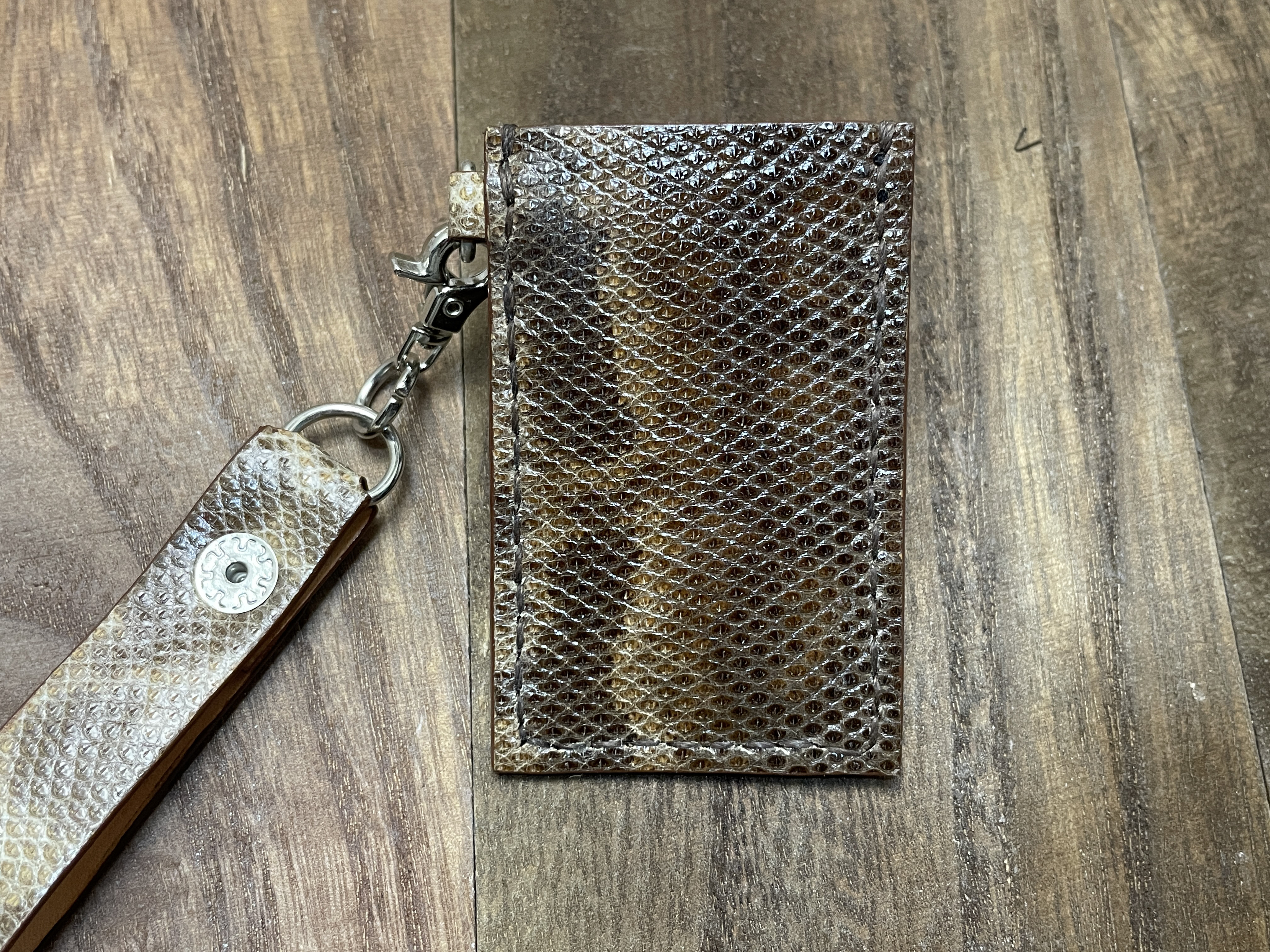 カロングのループ付き切符ホルダー