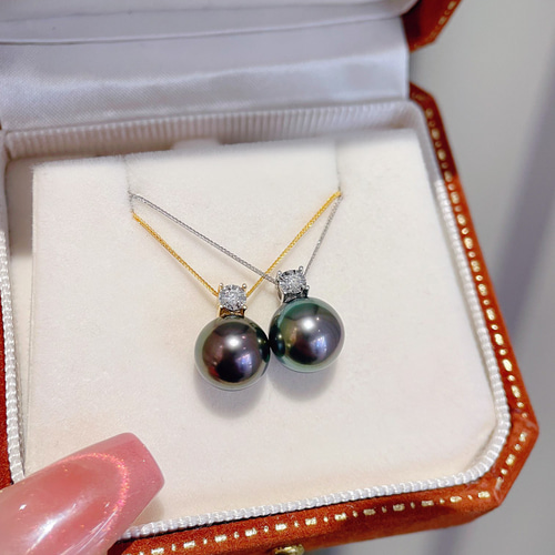 高級】タヒチ黒蝶真珠 ダイヤモンド付きペンダントk18 ネックレス  