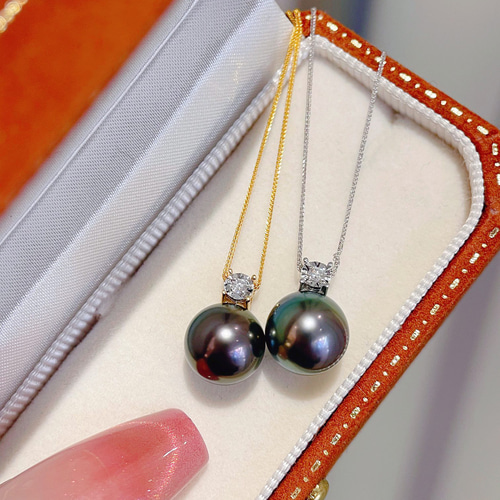 高級】タヒチ黒蝶真珠 ダイヤモンド付きペンダントk18 ネックレス  