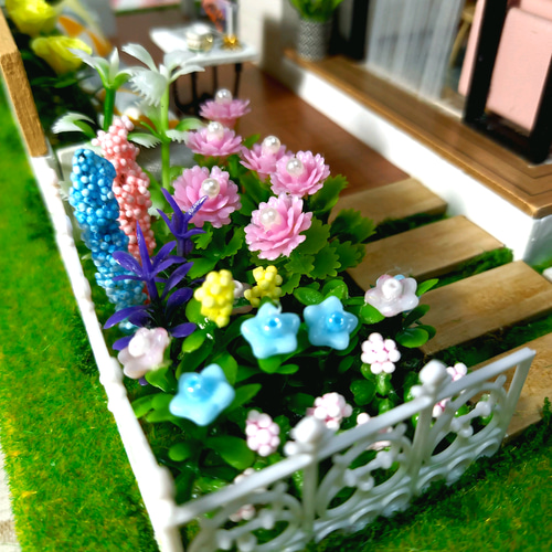 日差しが降り注ぐ家』ミニチュアドールハウスの完成品です その他