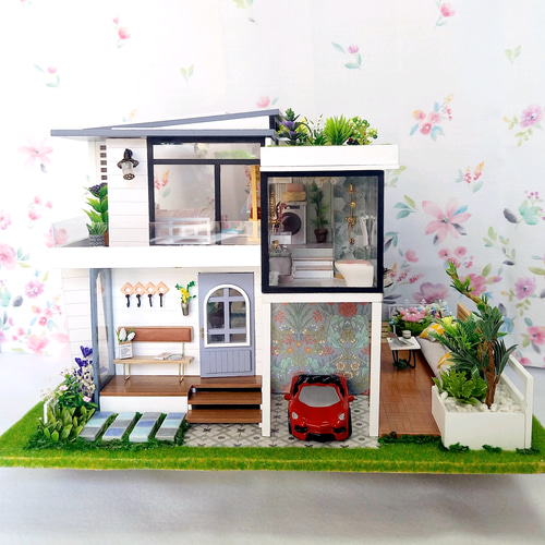 日差しが降り注ぐ家』ミニチュアドールハウスの完成品です 日差しが降り注ぐ家』ミニチュアドールハウスの完成品です