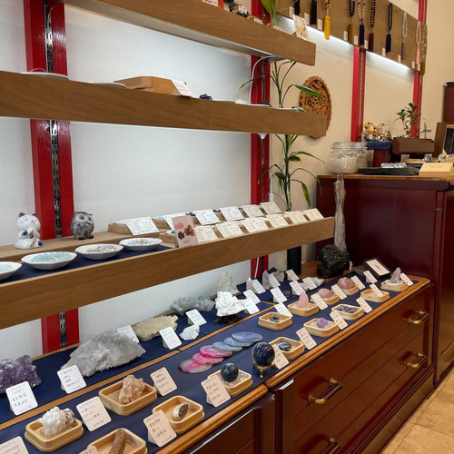 クリスタルポイントクラスター 結晶の塊がキラキラと光り輝きます 4月